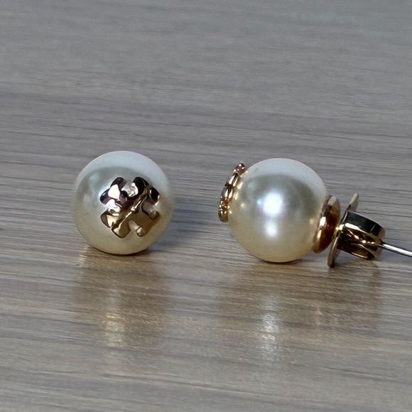 Tory Burch Logo Pearl Stud Earrings - Picture 1 of 4